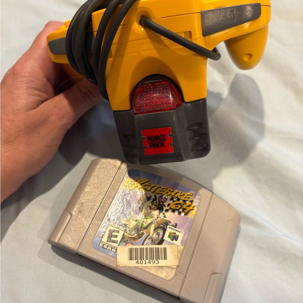 Nintendo Yellow Controller, Rumble Pack, with Excitebike 64 Game - Picture 2 of 2
